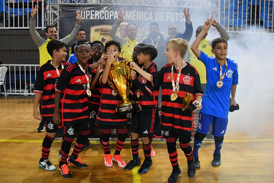 Mengo dá o troco no São Paulo: campeão Sub-10